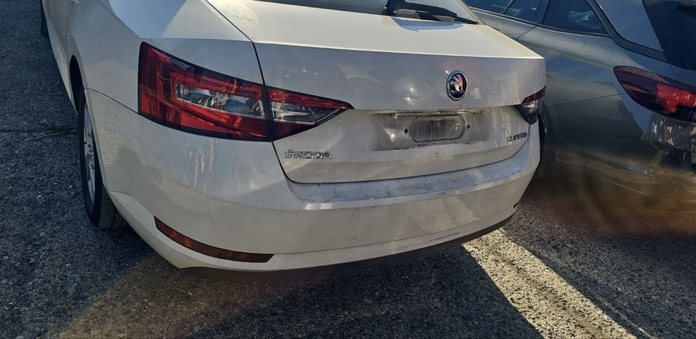 На части Skoda Superb 1.6tdi automatic