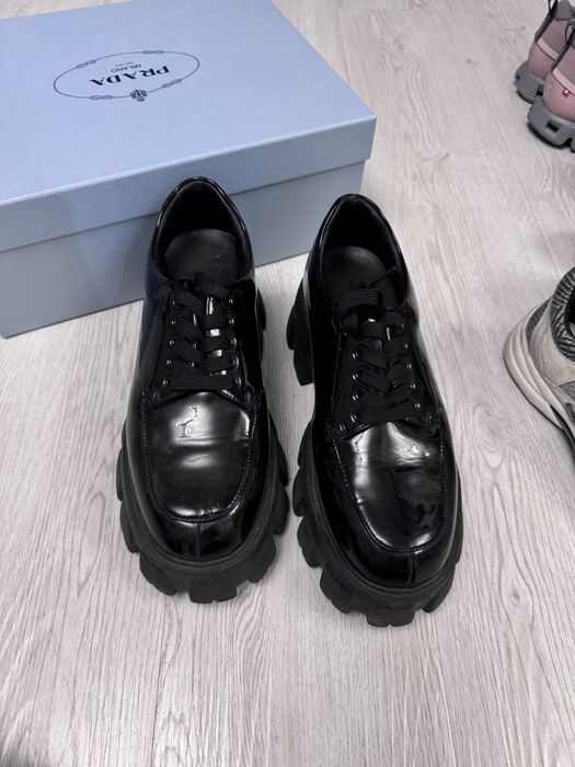 Продам кроссовки Chanel Prada