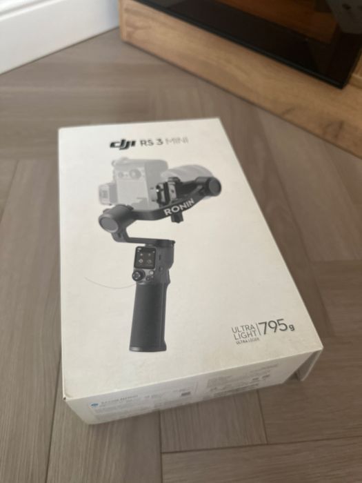 продается стабилизатор  DJI RS 3 mini