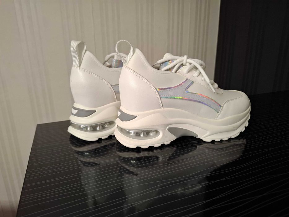 Дамски обувки  спортни 36 ,37 и 38