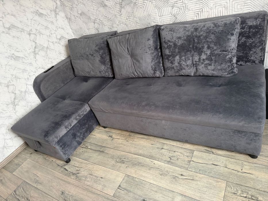 Продается диван в хорошем состоянии