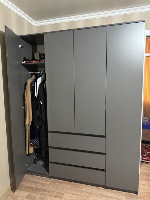 СРОЧНО продается распашной новый Шкаф