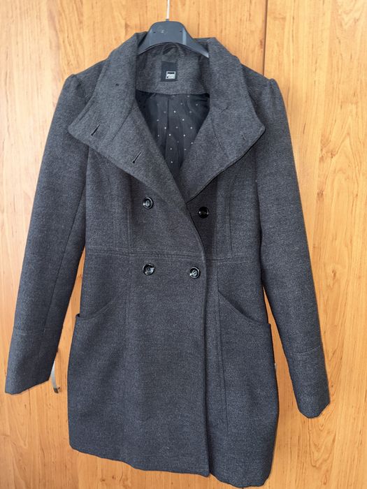 Ново палто, размер С. Обличано един път.