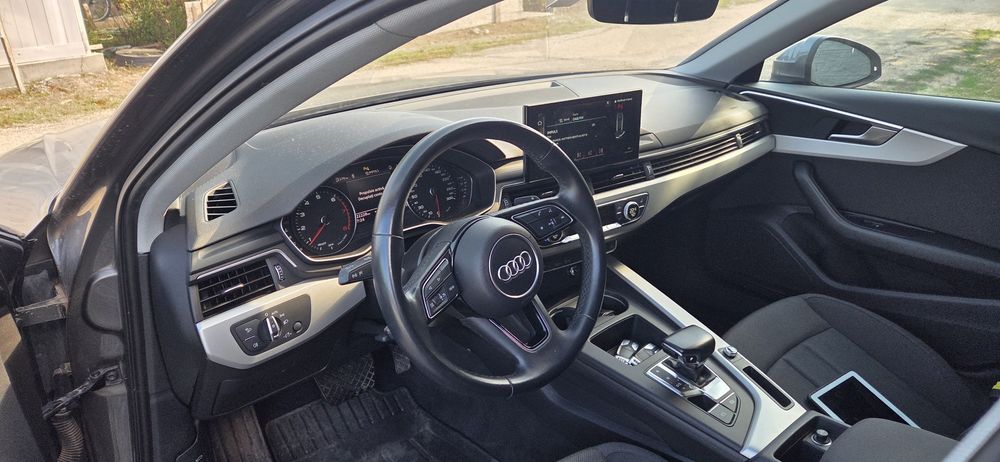 Audi A4 40 tfsi  avariat