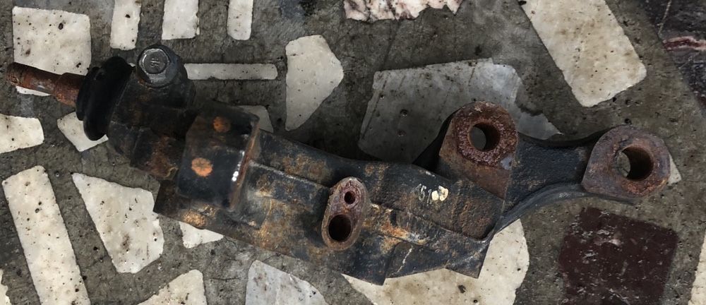 Цапфа левая subaru outback bs