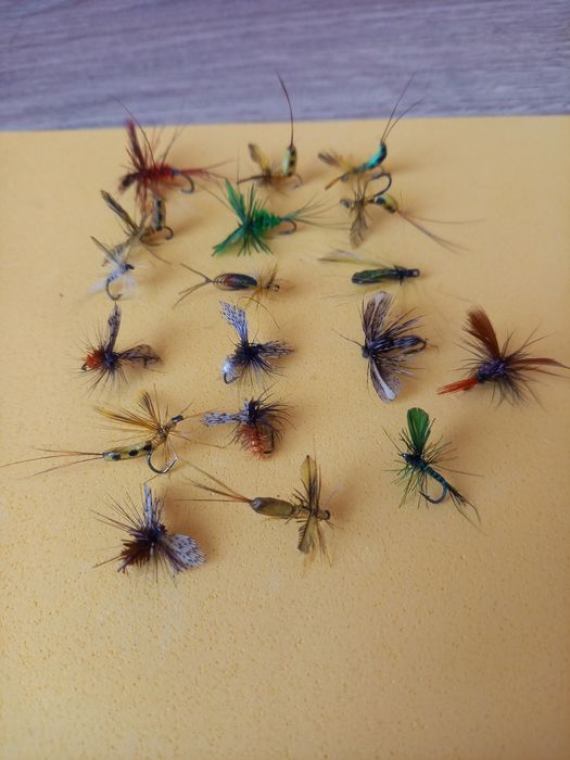 Мухи за мухарка и булдо/бомбарда , стримери за морски и речен риболов