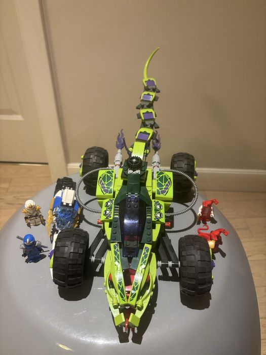 Lego Ninjago 9445  Fangpyre Truck Ambush