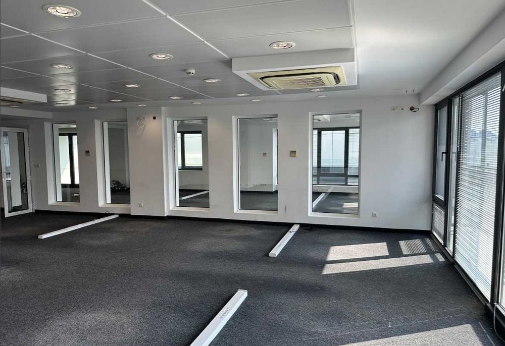 Дава се под наем Офис в Варна, Център - 500 кв.м за 7500 € - Снимка #14