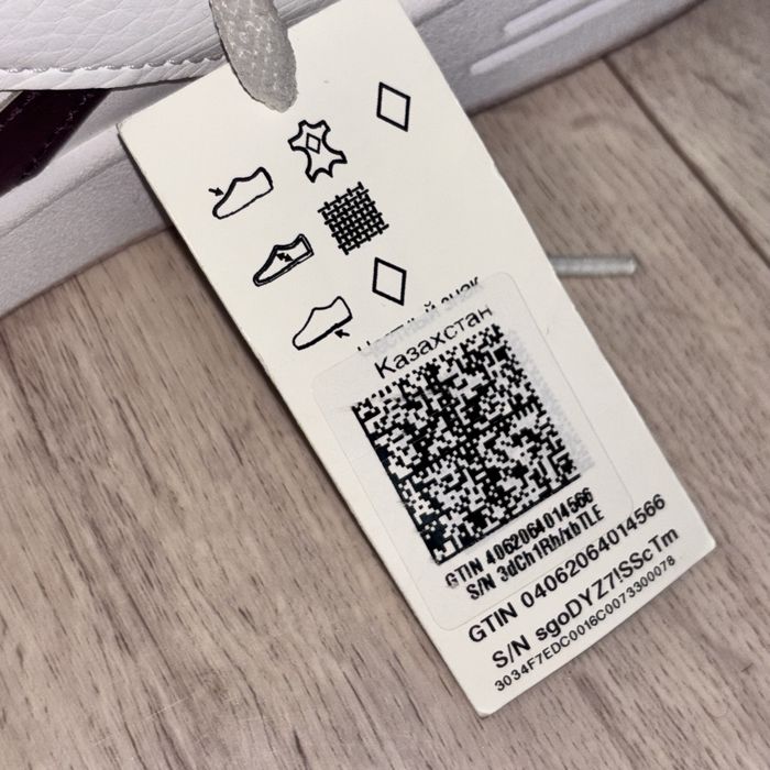 Новые кожанные кроссовки Reebok
