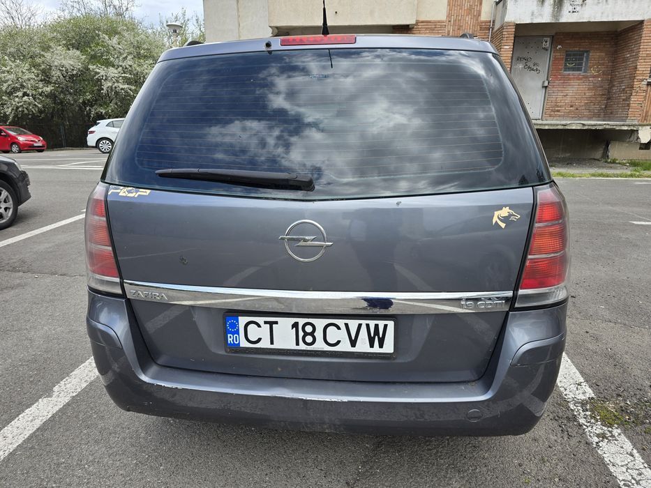 Opel Zafira B an 2008