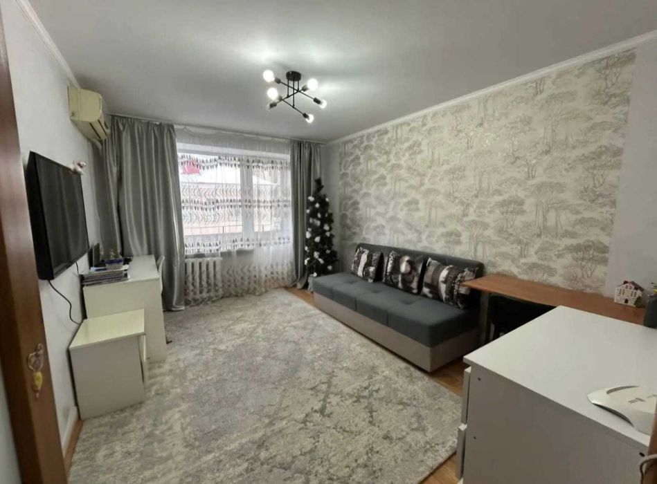 Продается 2 ком квартира район Уют