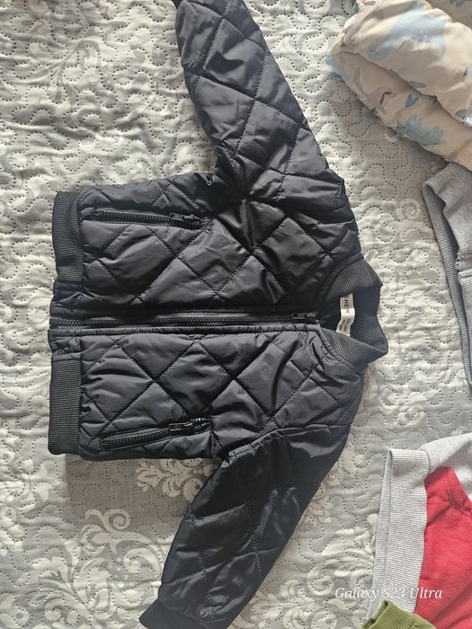 Дрехи за бебе 6-9м. Яке, елек комплект, боди