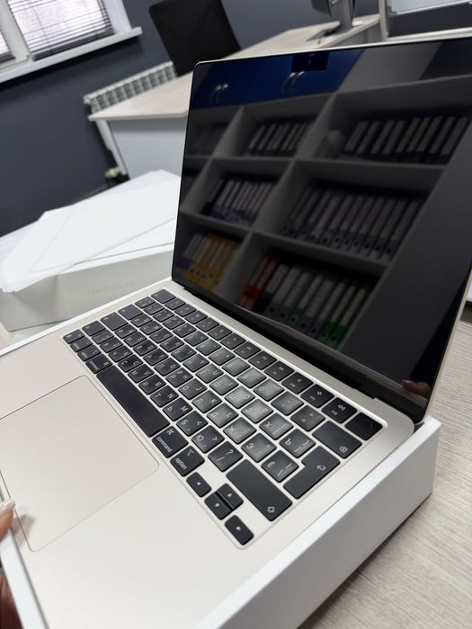 Продам срочно MacBook Air