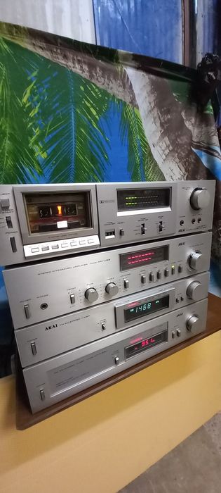 Linie vintage Akai  am -u 33