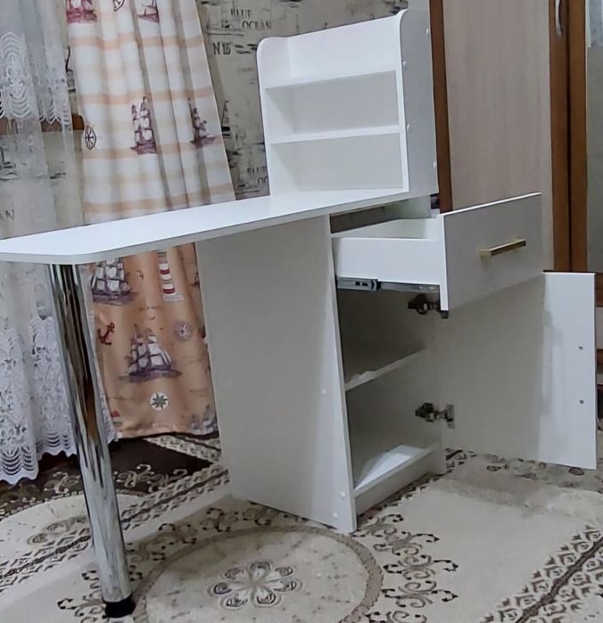 Маникюрный стол. Новые