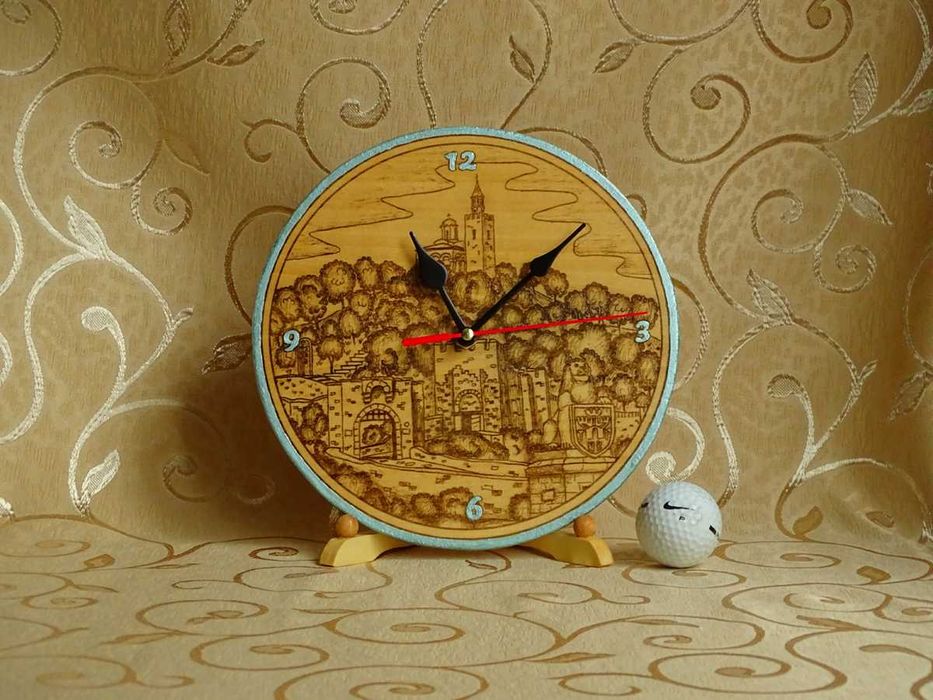 Часовници пирографирани