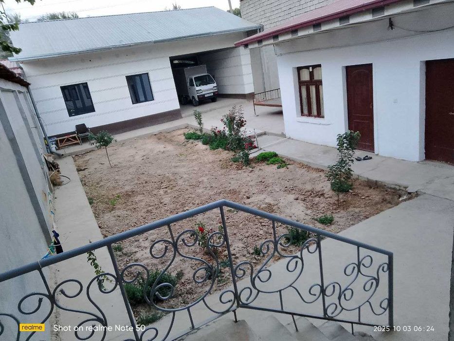 ТЕЗ ВА АРЗОН Яшаш учун тайёр ховли сотилади