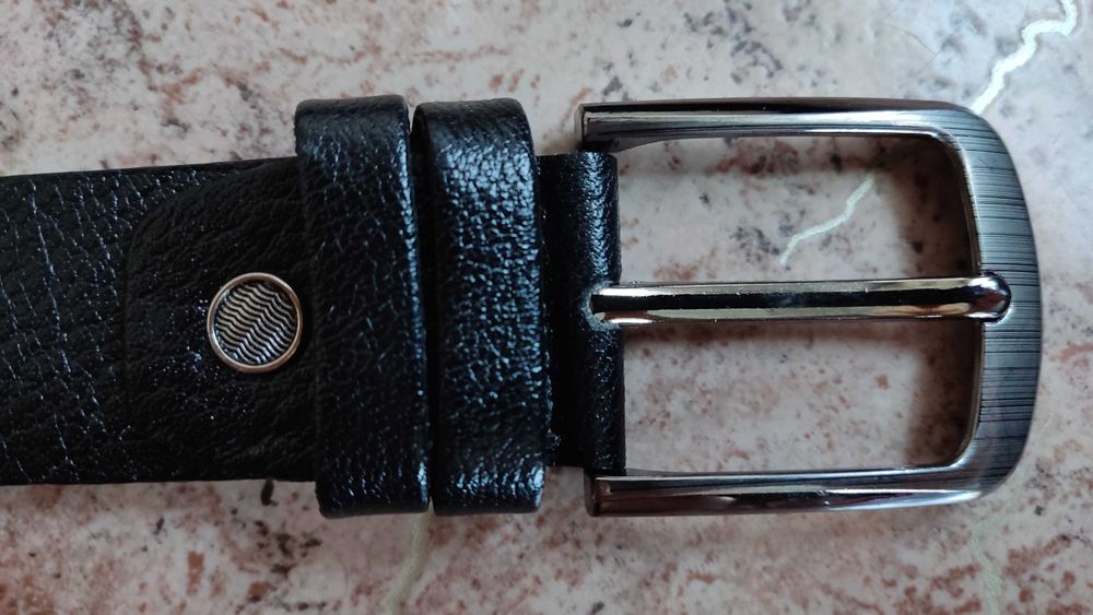 Мужской кожаный ремень