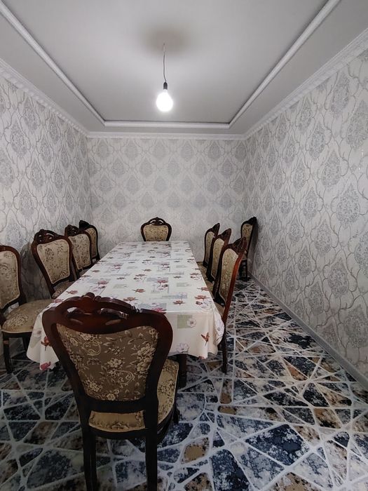 Nazarbek pushkinda zor hovli sotiladi srochna !