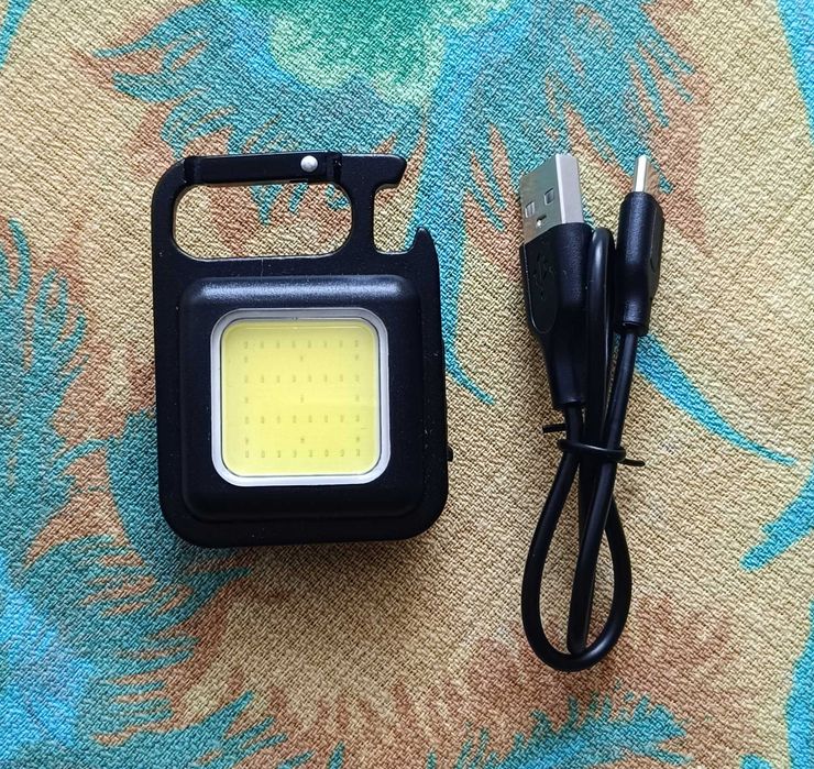 Мини работна лампа с вградена батерия 5W. Нова.