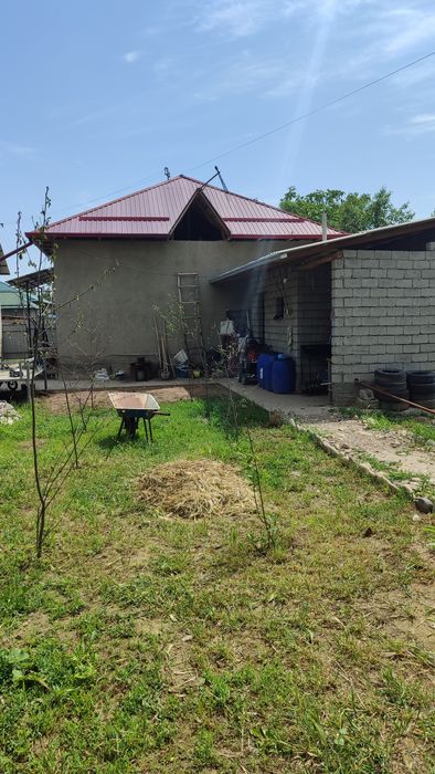 Yangi arzon 4 xonalik 5 sotox uy sotiladi