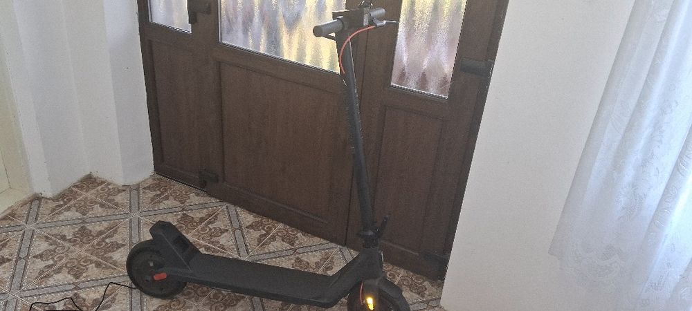 Trotineta electrica Xiaomi 4 lite