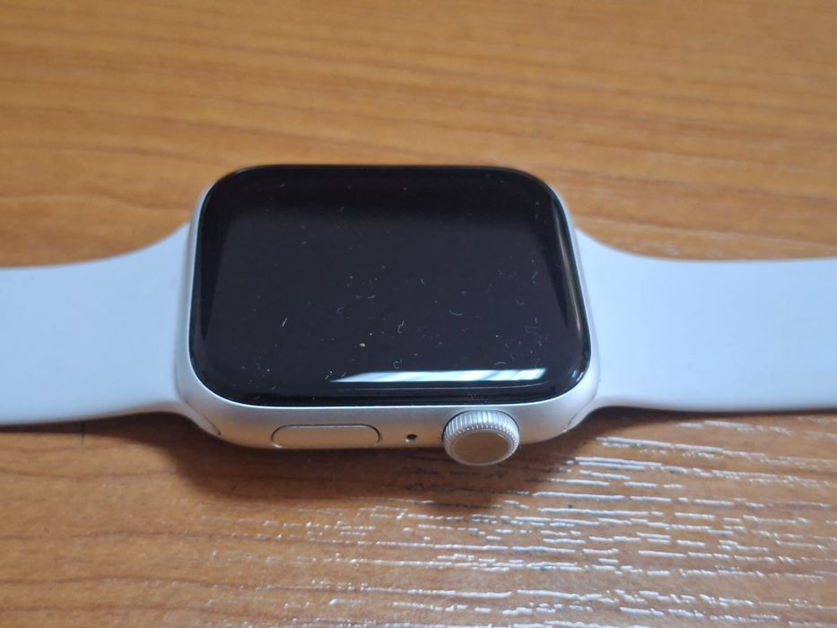 Продавам часовник Apple series 6(за части)