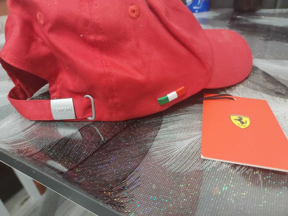 Sapca  Ferrari nou, original, cu eticheta