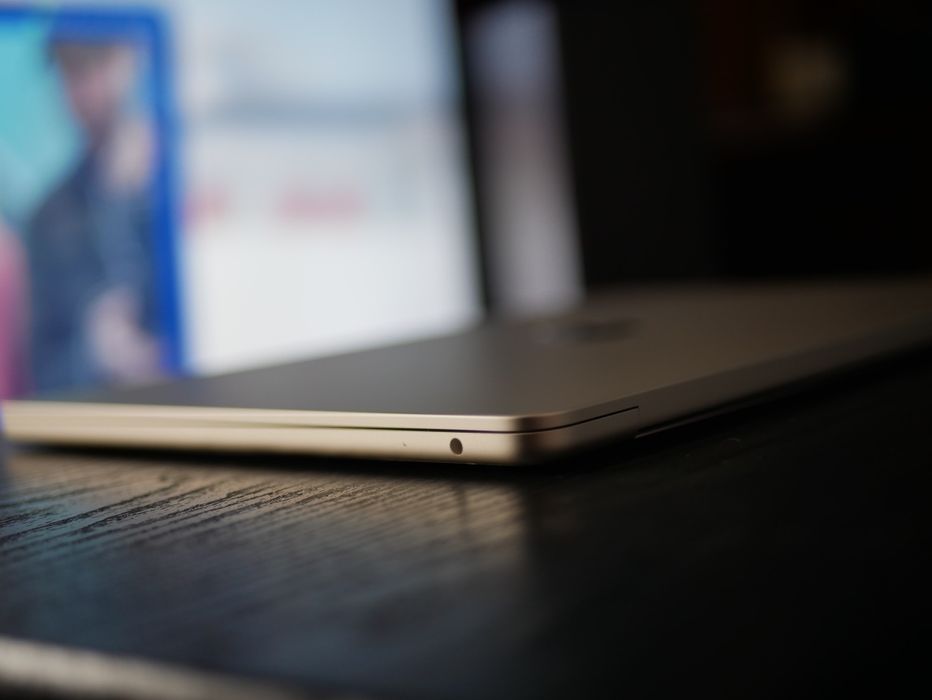 macbook air m2 16gb second hand si noi de vanzare • Anunturi • OLX.ro