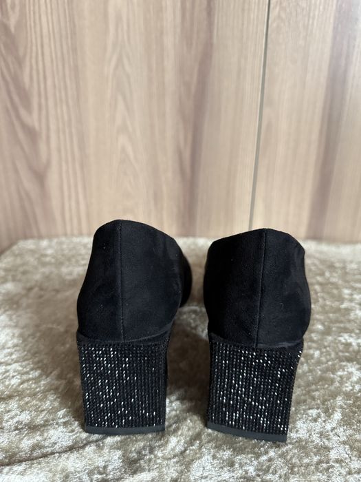 Чёрные туфли Jennifer