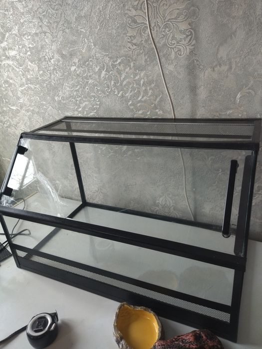 Террариум 60*35*35. Материал Стекло. Б/у
