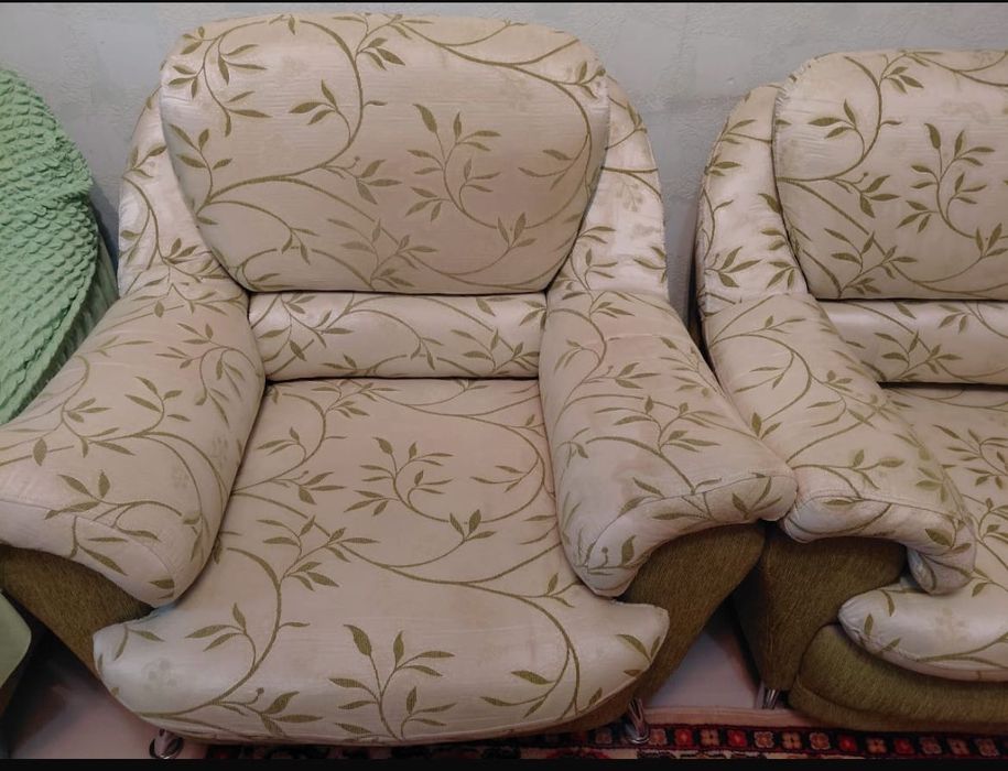 Мягкий уголок : диван + 2 кресла