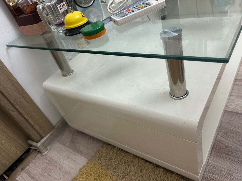 Masă de sticlă la preț avantajos