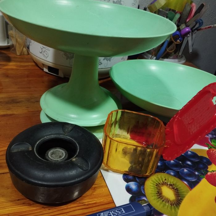 Карандашница - пепельница.