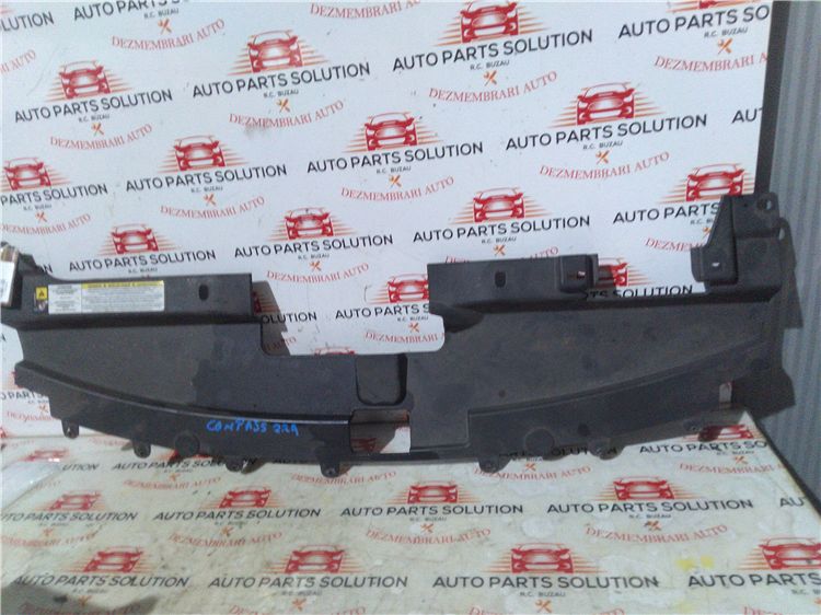 Capac radiatoare 2.2D jeep compass an fabr. 2012