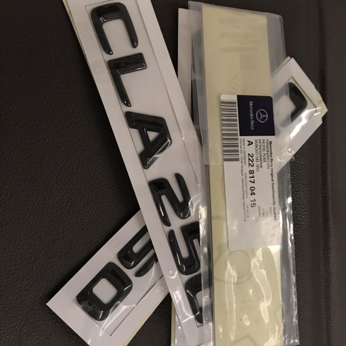 Emblema Mercedes Negru