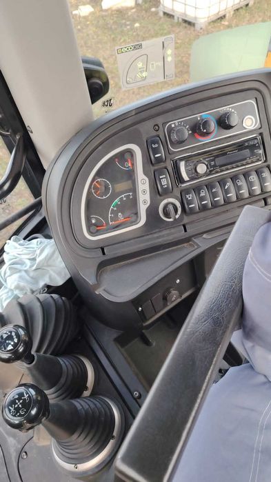 Buldoexcavator JCB 4CX