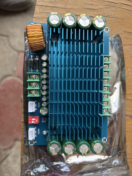 Усилител звука TDA7850