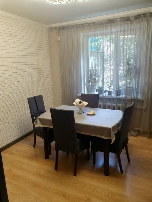 Продам 4 ком кв 101 м2 в микрорайоне Кунаева