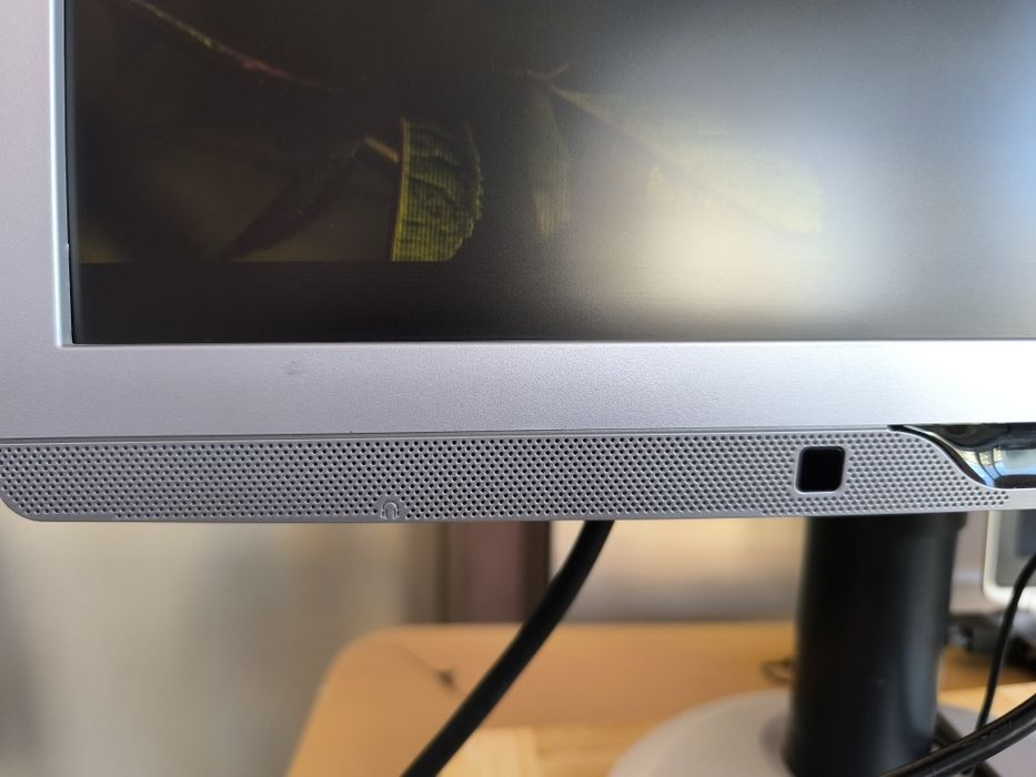 Монитор Philips Brilliance 221B3L