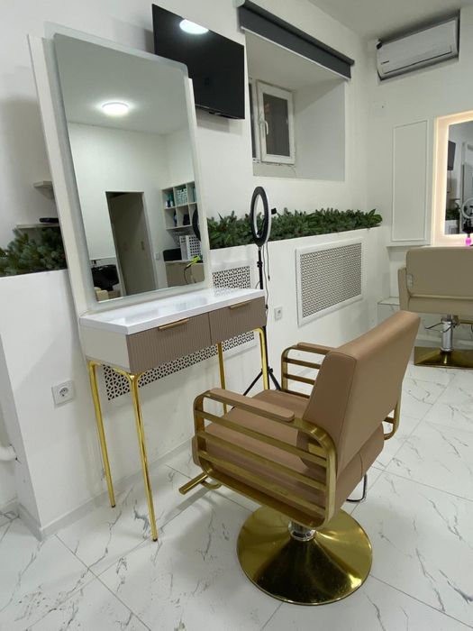 Продам кресло парикмахерская