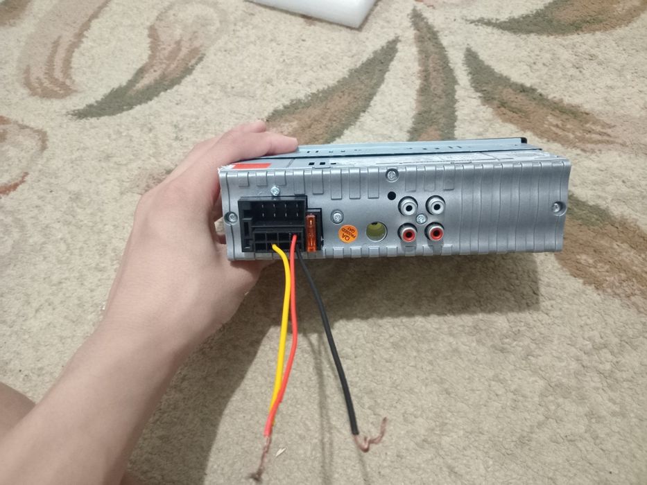 Продам магнитолу