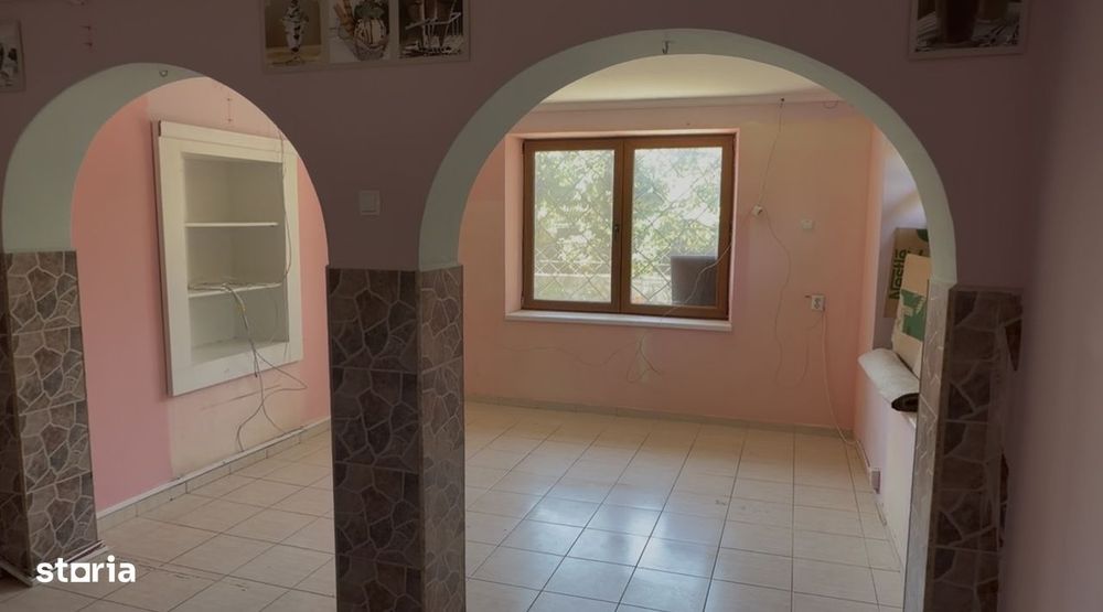 Spațiu comercial de închiriat , 75 mp , Sanpetru