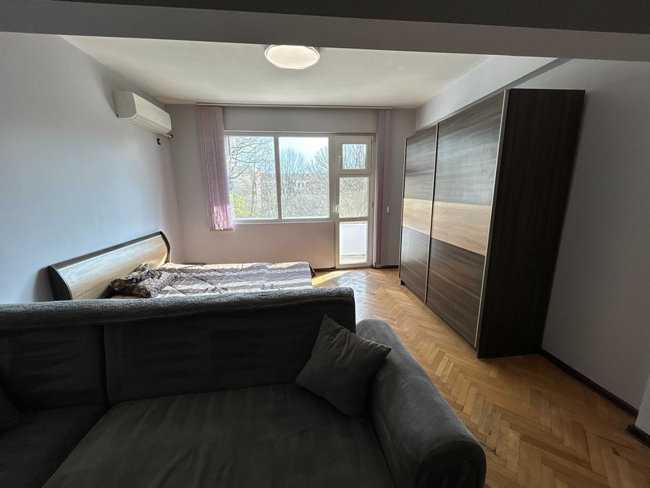 Продава/Дава под наем четиристаен апартамент зад Съвета в град Димитровград