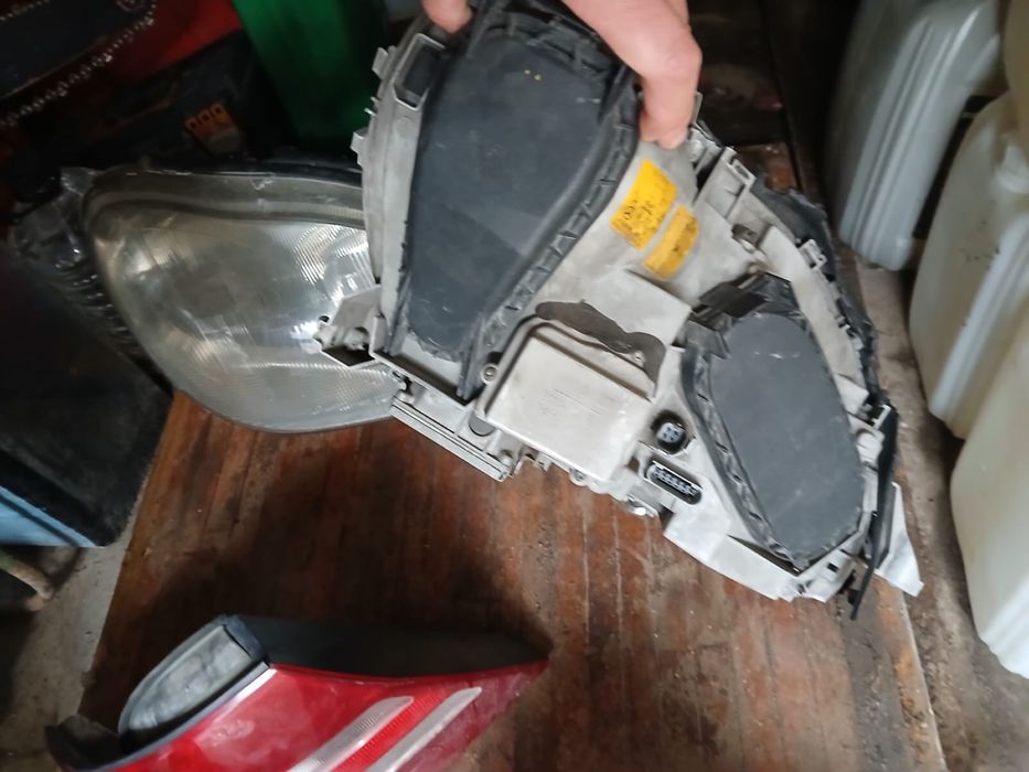 Продам фары на мерседес