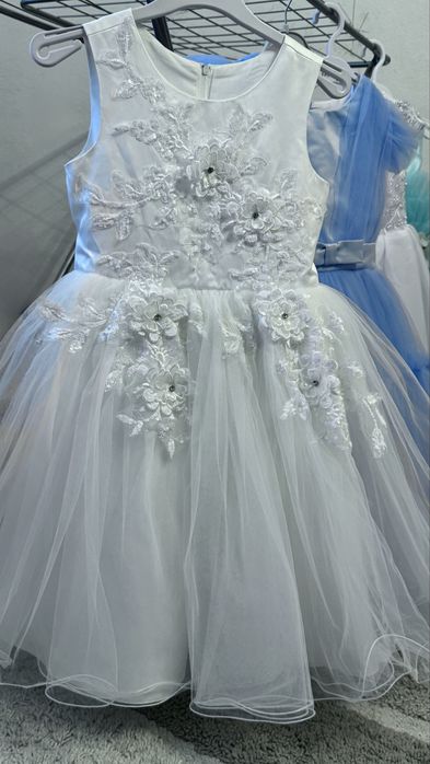 Платья на выпускной детскии по 5000