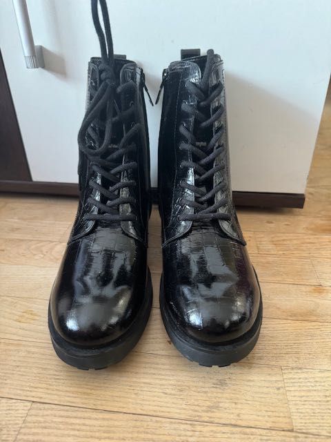 Moschino Оригинални Нови Боти