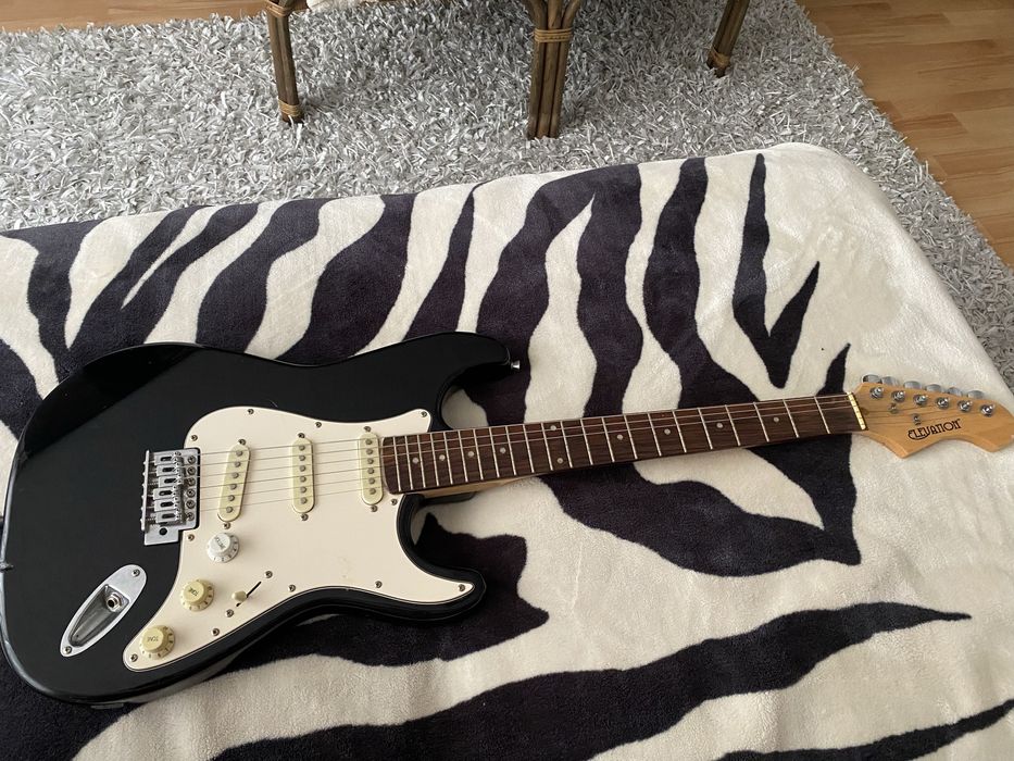 Chitara electrica stil stratocaster Cleuation