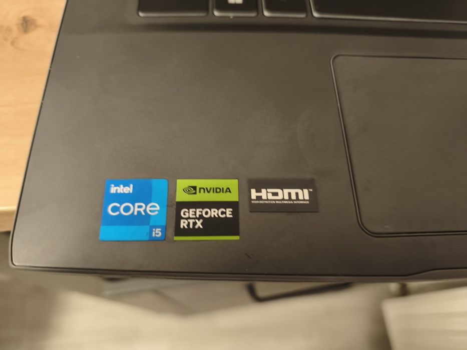 Laptop gaming  MSI thin 15