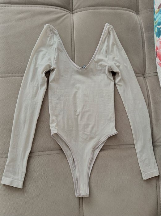 Body beige transparent